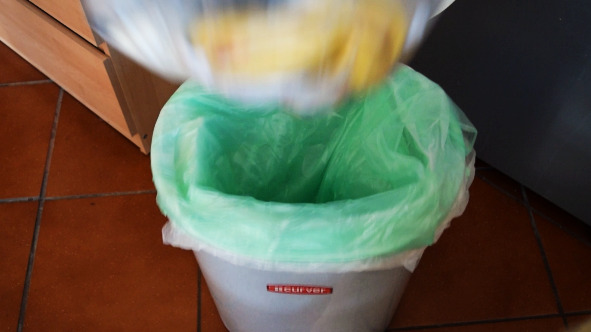 TrashBagHack_freeze7.bmp
