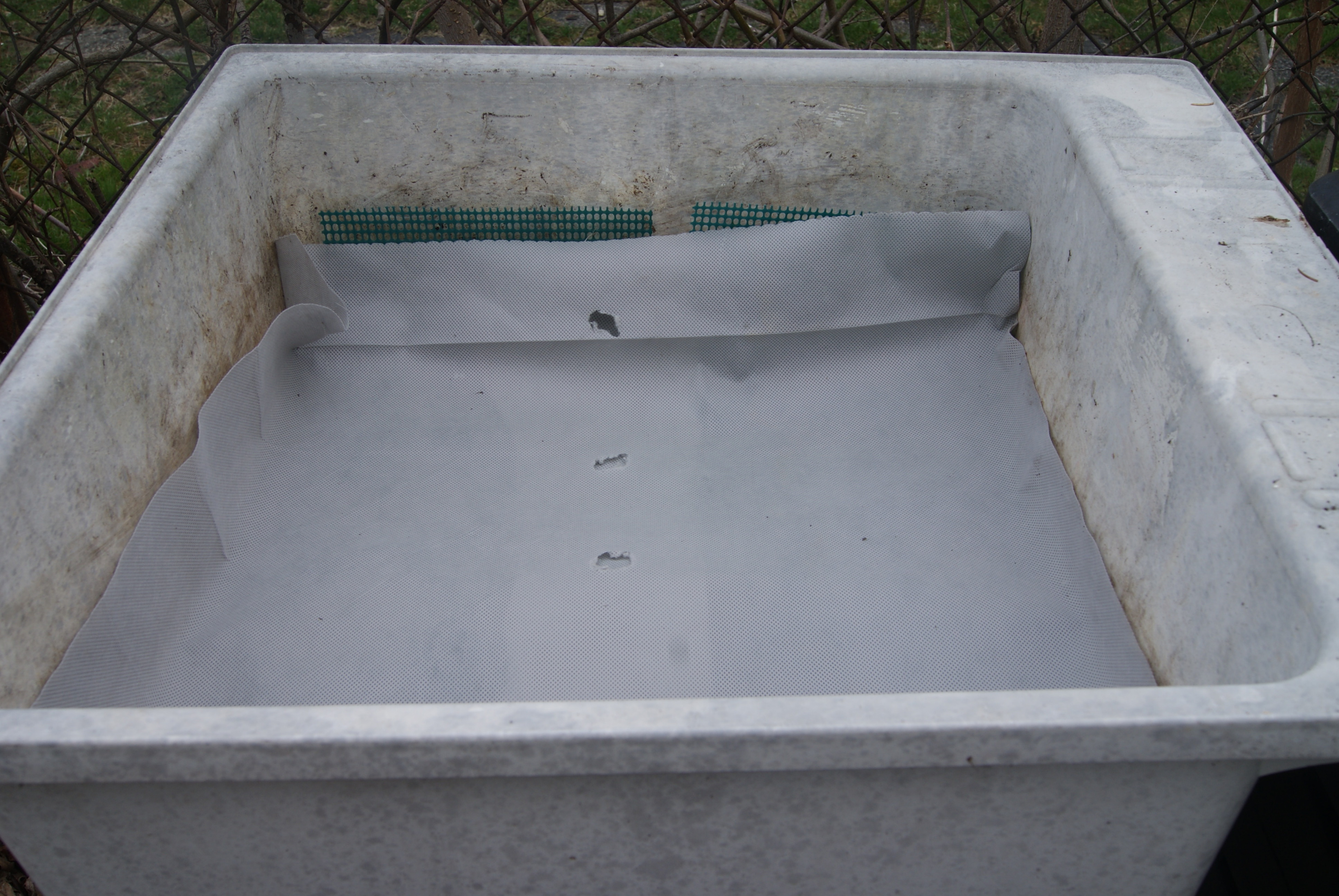 Tub w-Mesh and Fabric.JPG