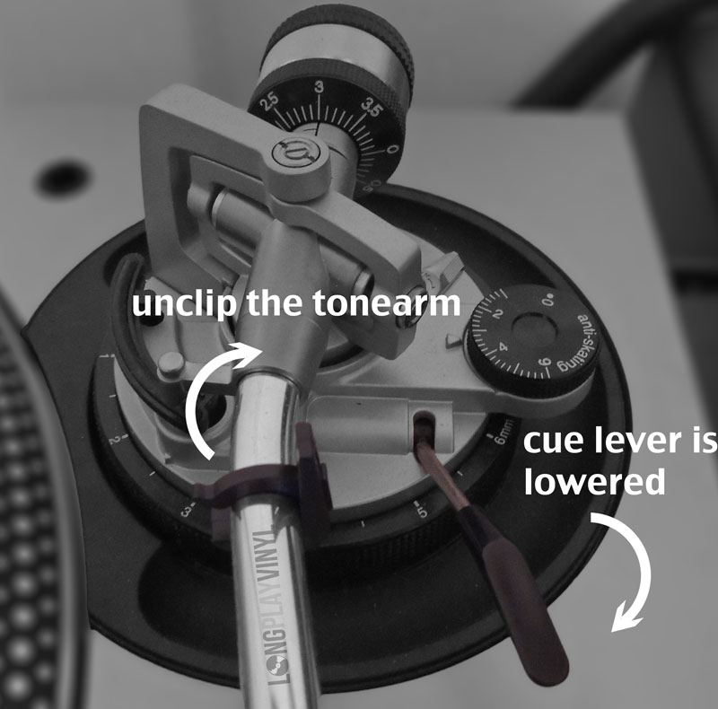 Unclip-the-tonearm.jpg