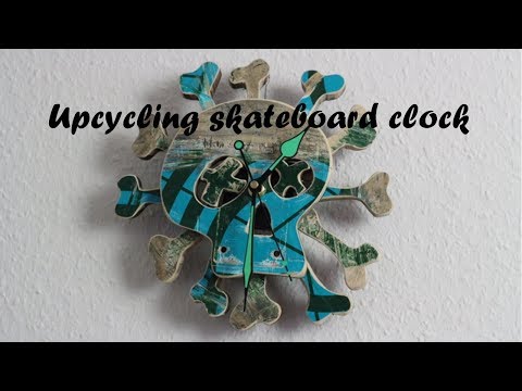 Upcycling skateboard clock