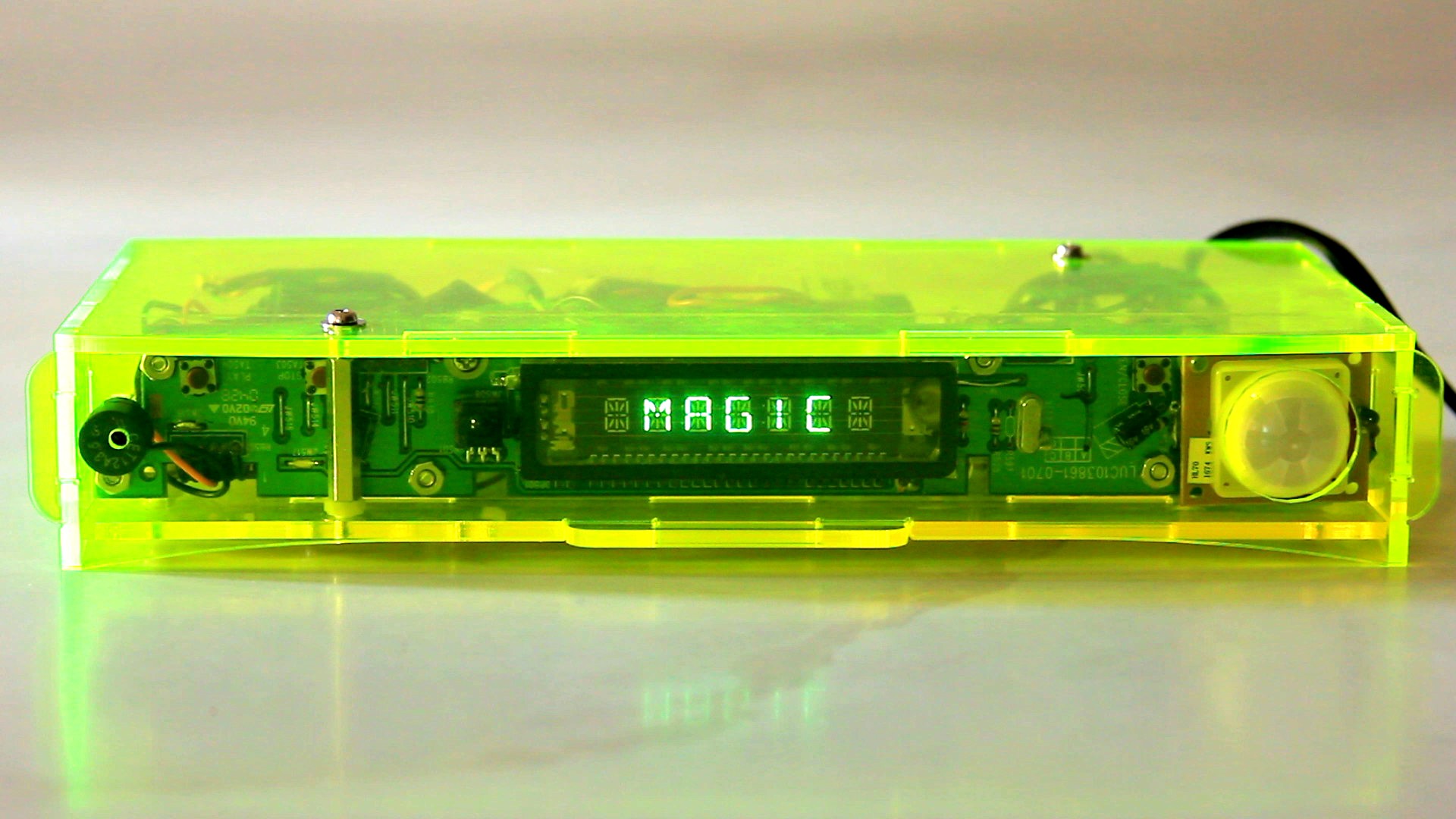 VFD_MagicClock_V1.0_Assembled_Greetings_01.jpg