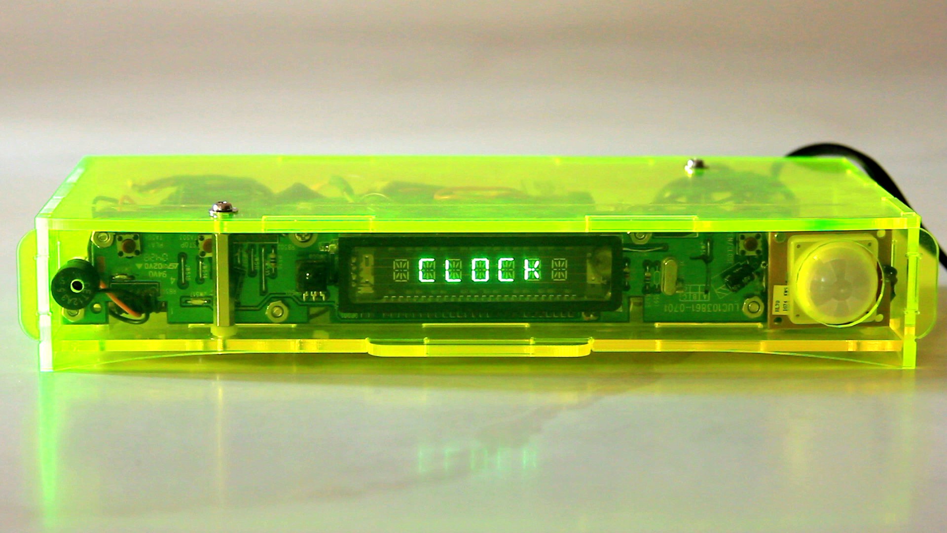 VFD_MagicClock_V1.0_Assembled_Greetings_02.jpg