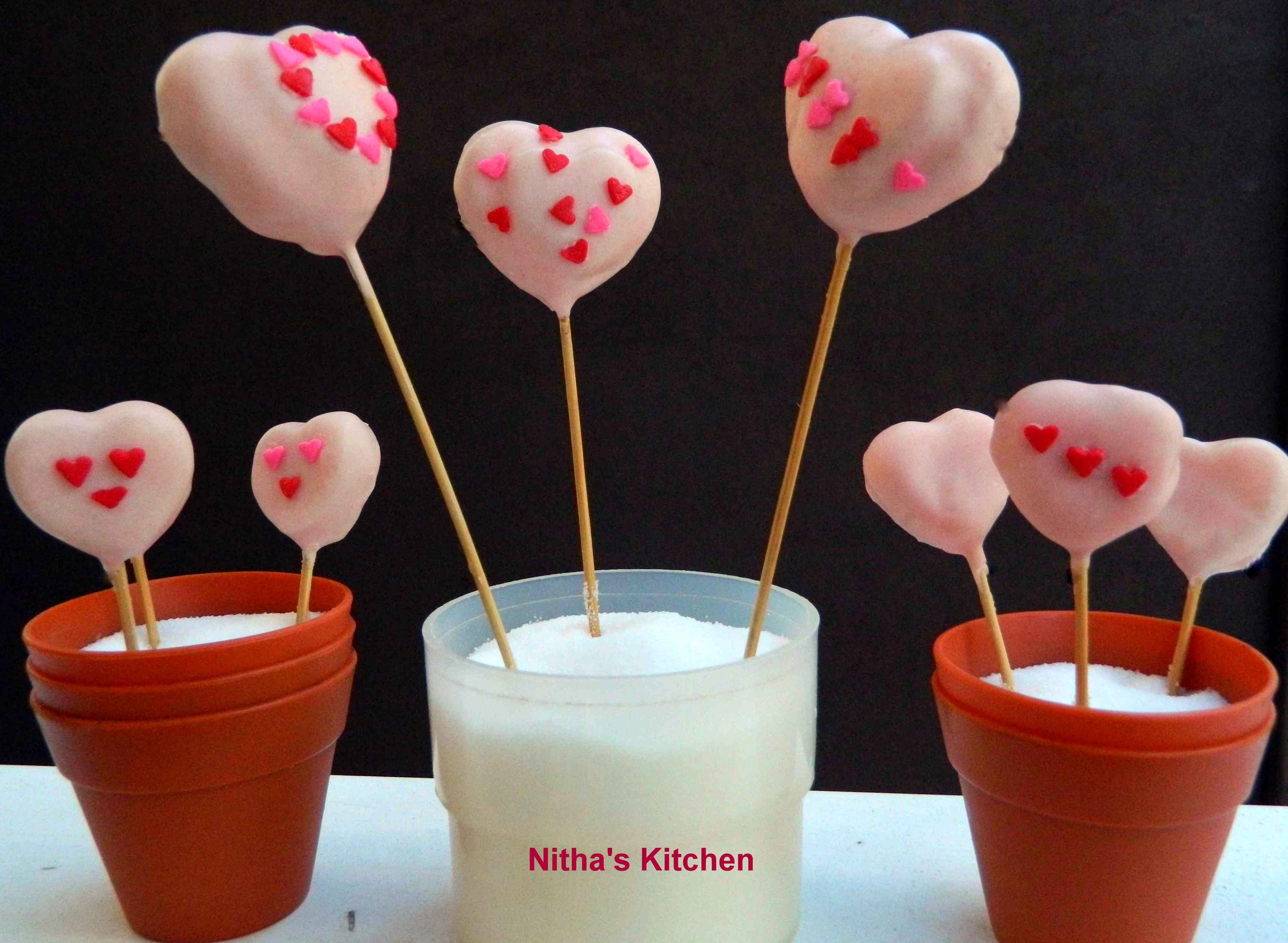 Valentine_Cake_Pops1.jpg