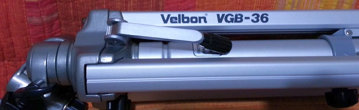 Velbon VGB-36 tripod.jpg