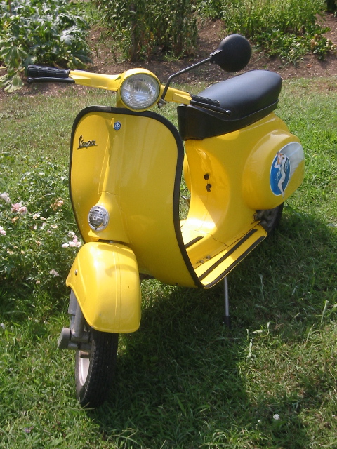 Vespa_scooter2.jpg