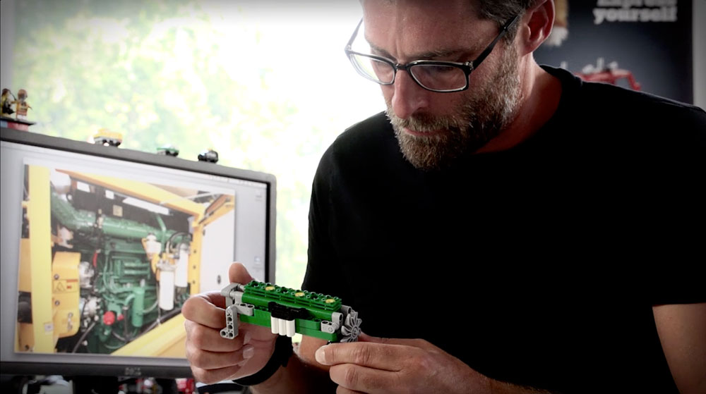 Volvo-Lego-Technic-video-still2.jpg