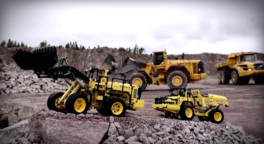 Volvo-Lego-Technic-video-still5.jpg