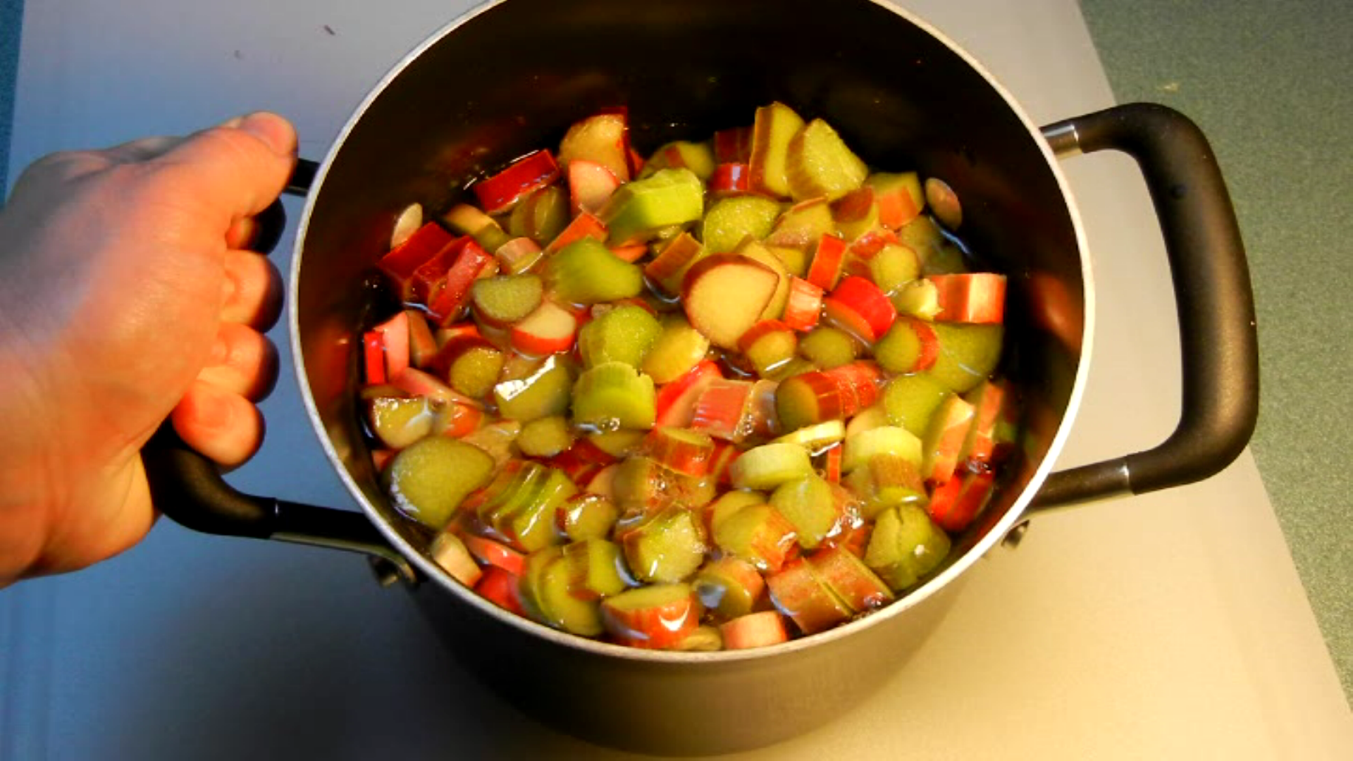 Water and Rhubarb in Pot.bmp