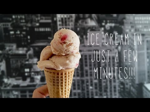 White Chocolate Strawberry Ice Cream (under 15 min)