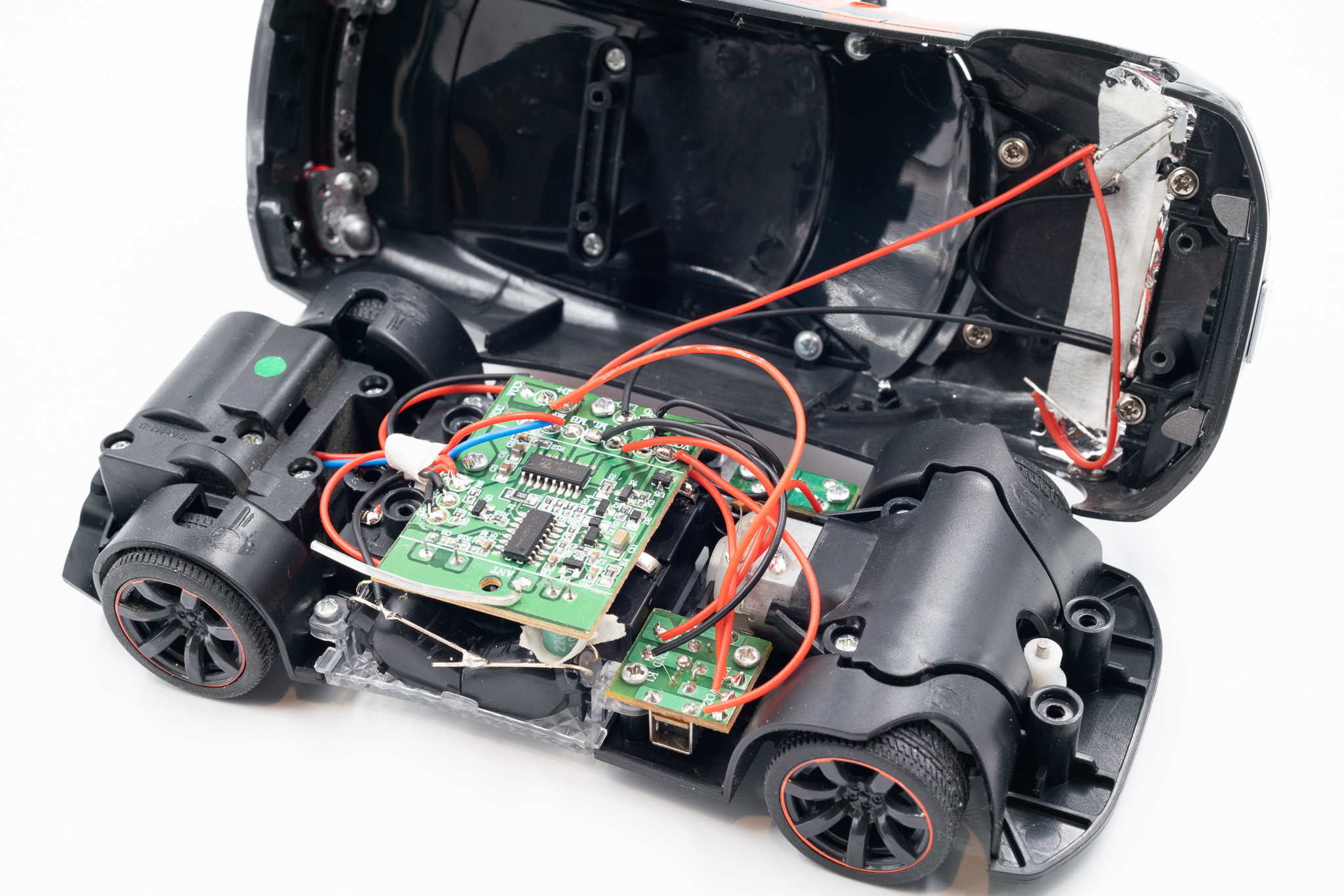 Wombatics-RC-Car-6.jpg