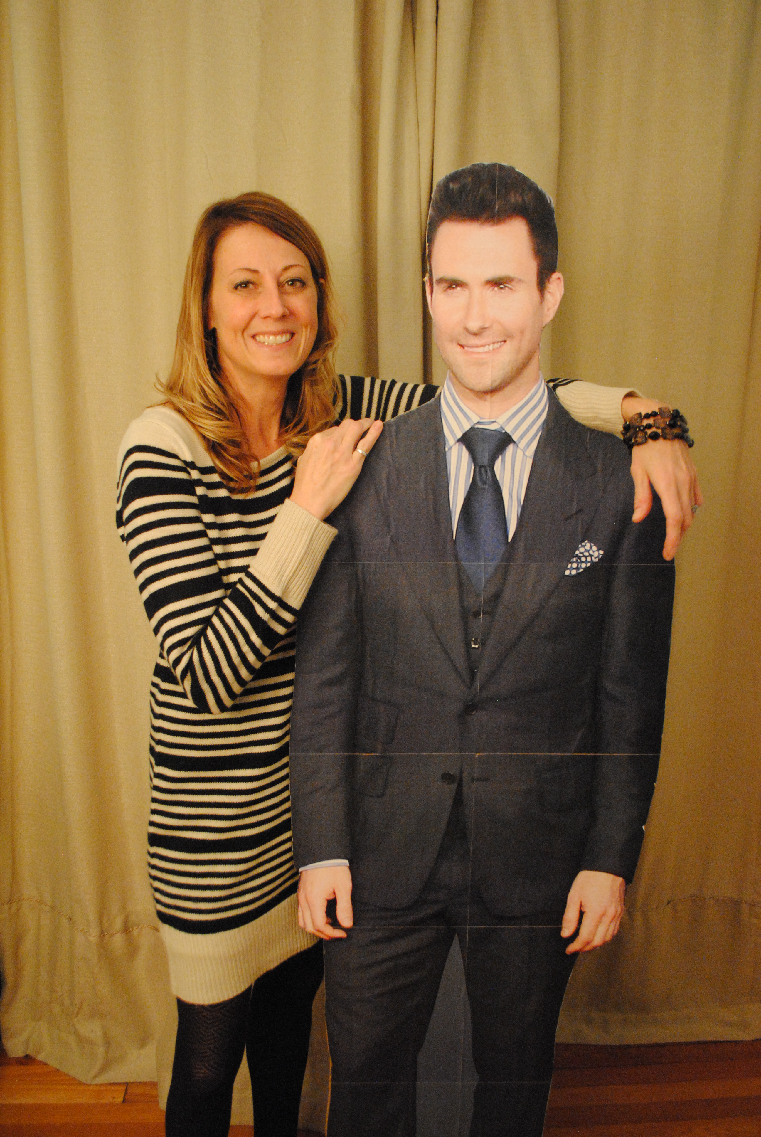 adam levine cutout jeanie kumpon.JPG