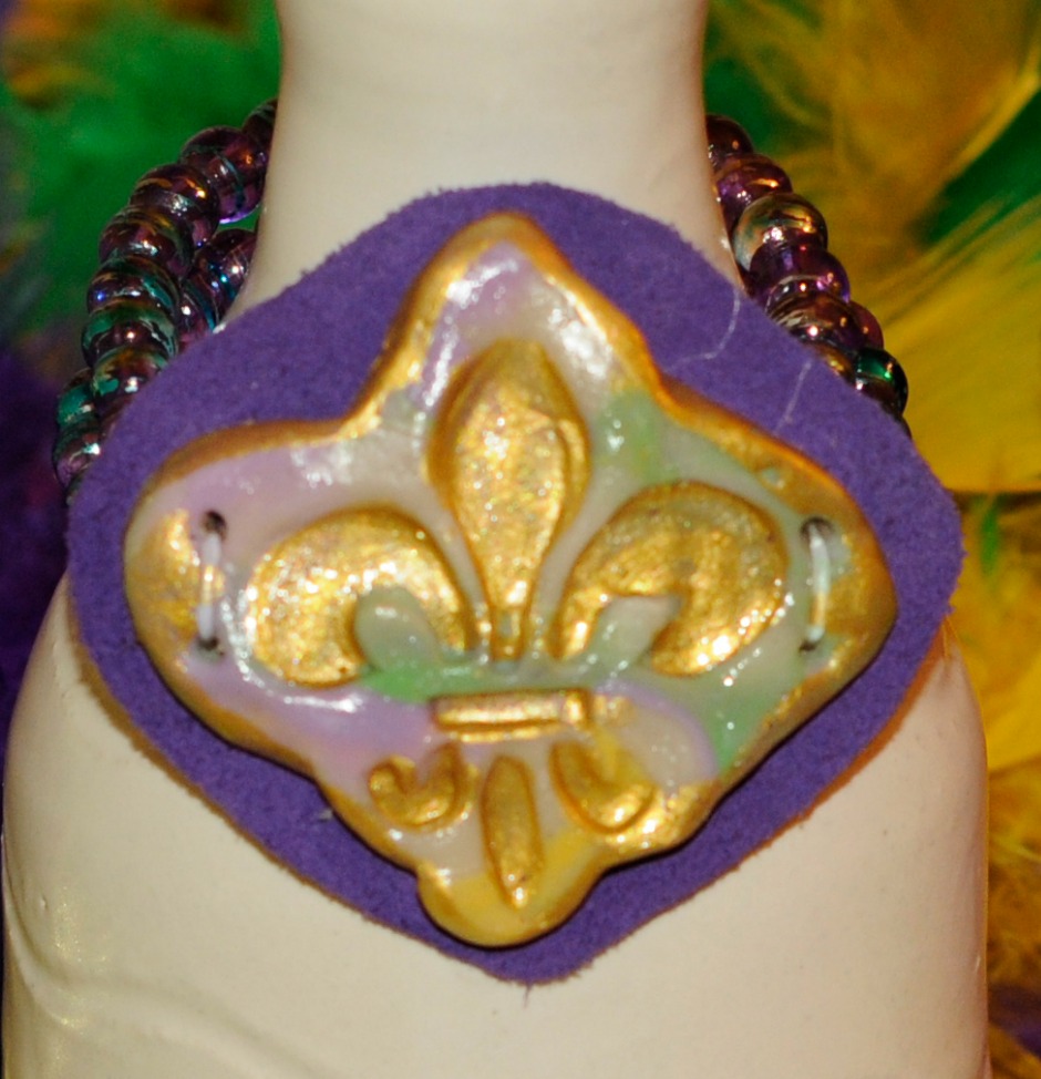 air dry clay mardi gras bracelet.jpg