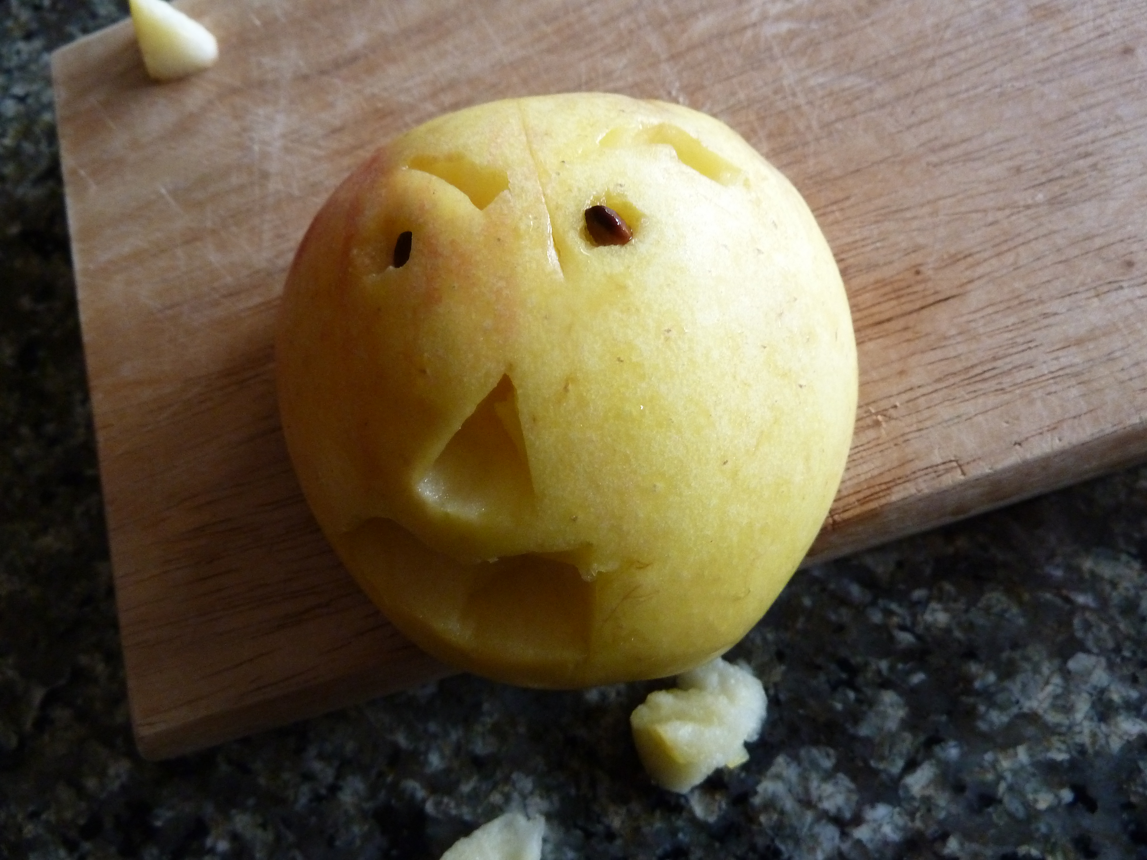 apple face 005.JPG