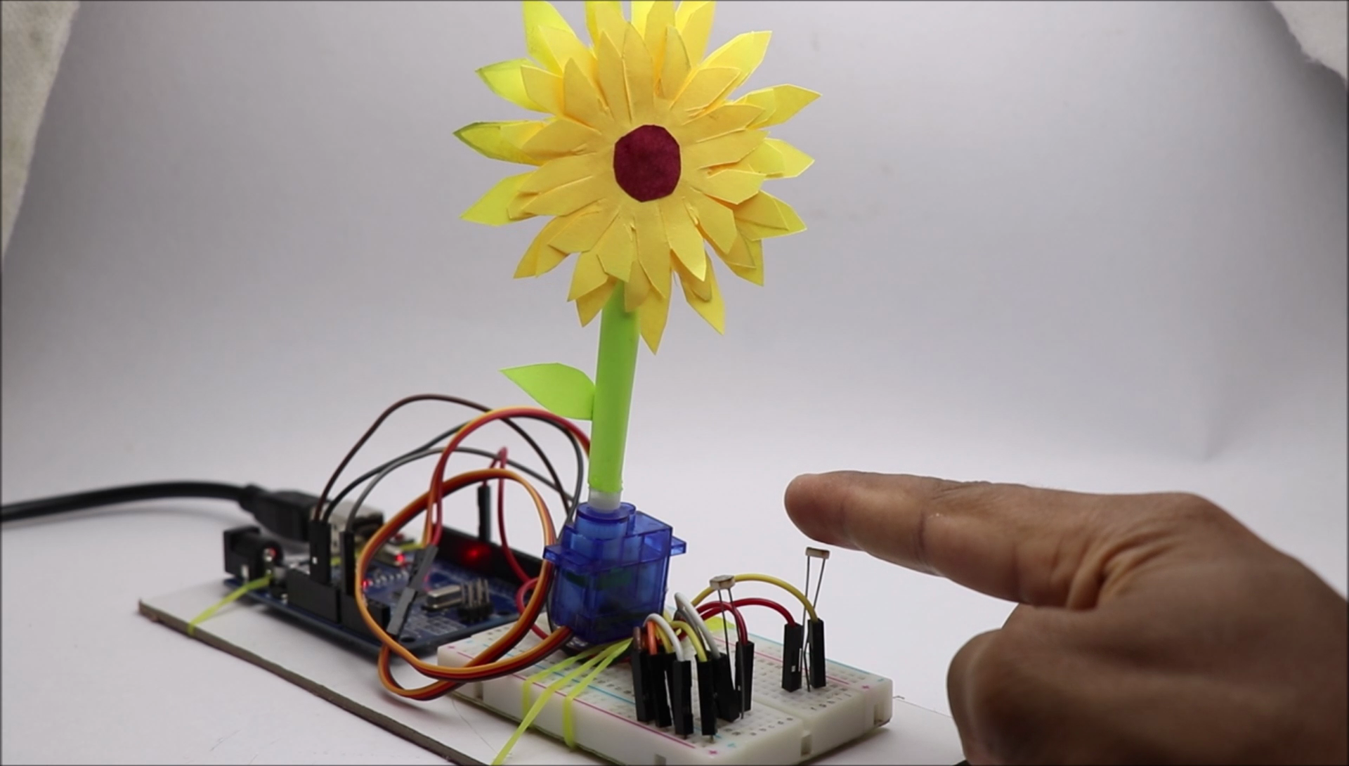 arduino sunflower robot (12).png