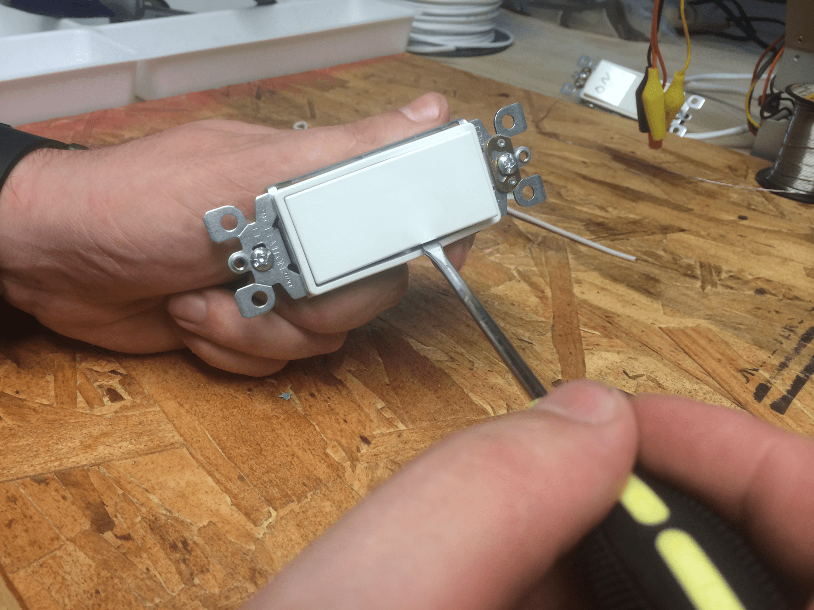 arduino-controlled-lightswitch-step-1-1.png