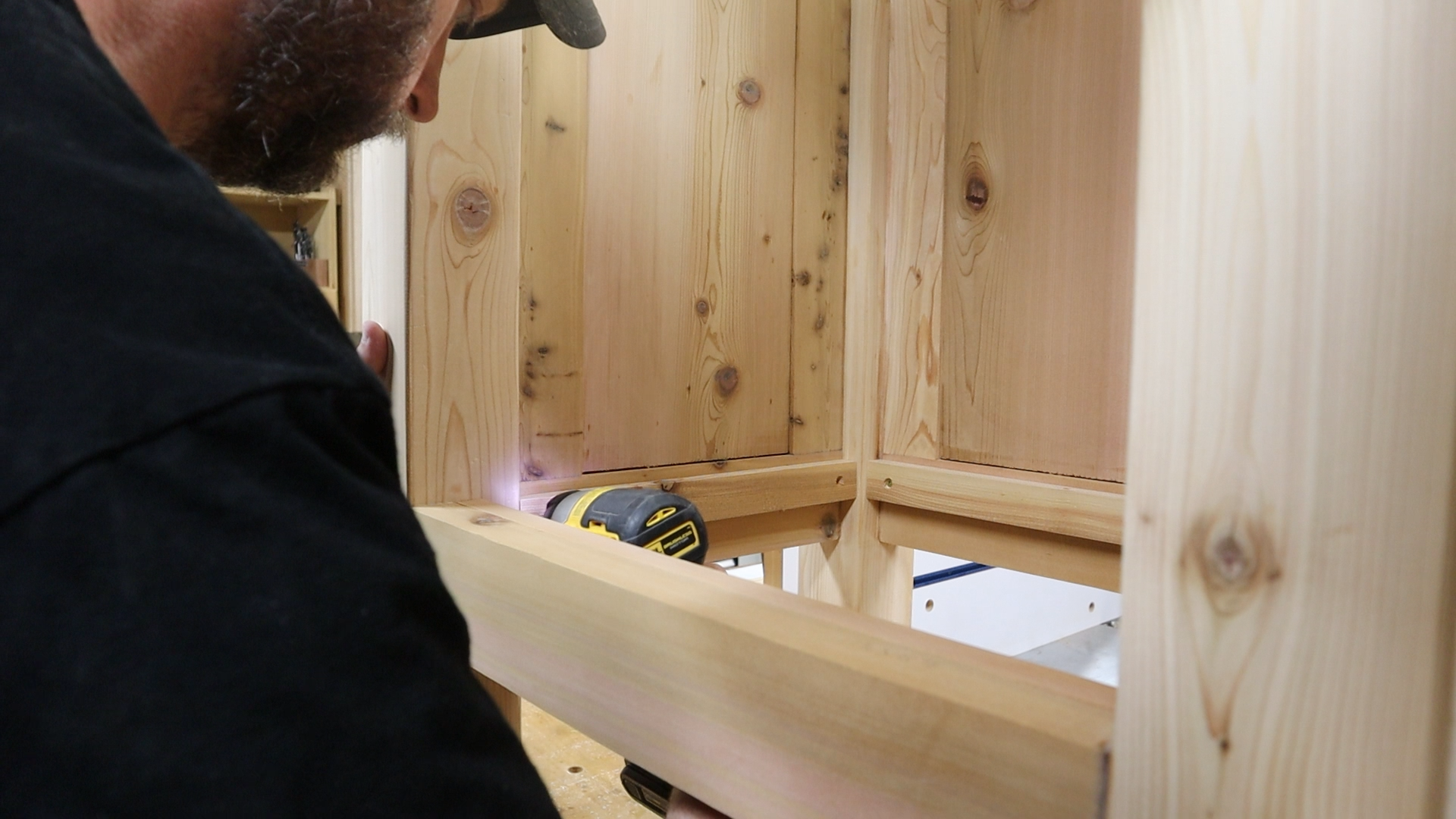attaching shelf supports 3.bmp