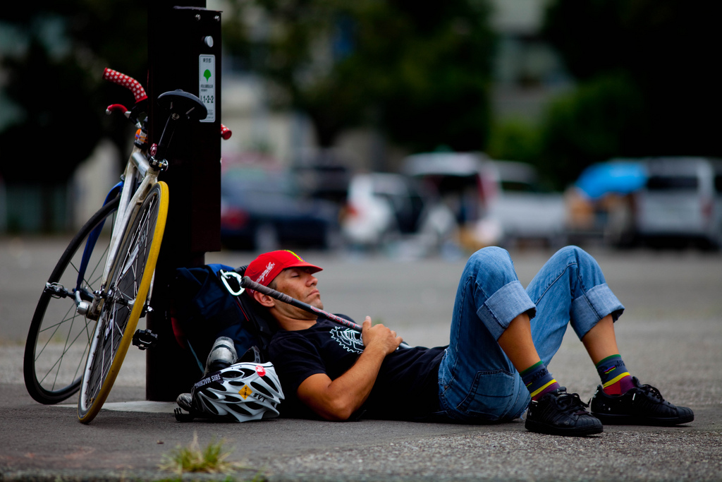 bicyclist-resting.jpg