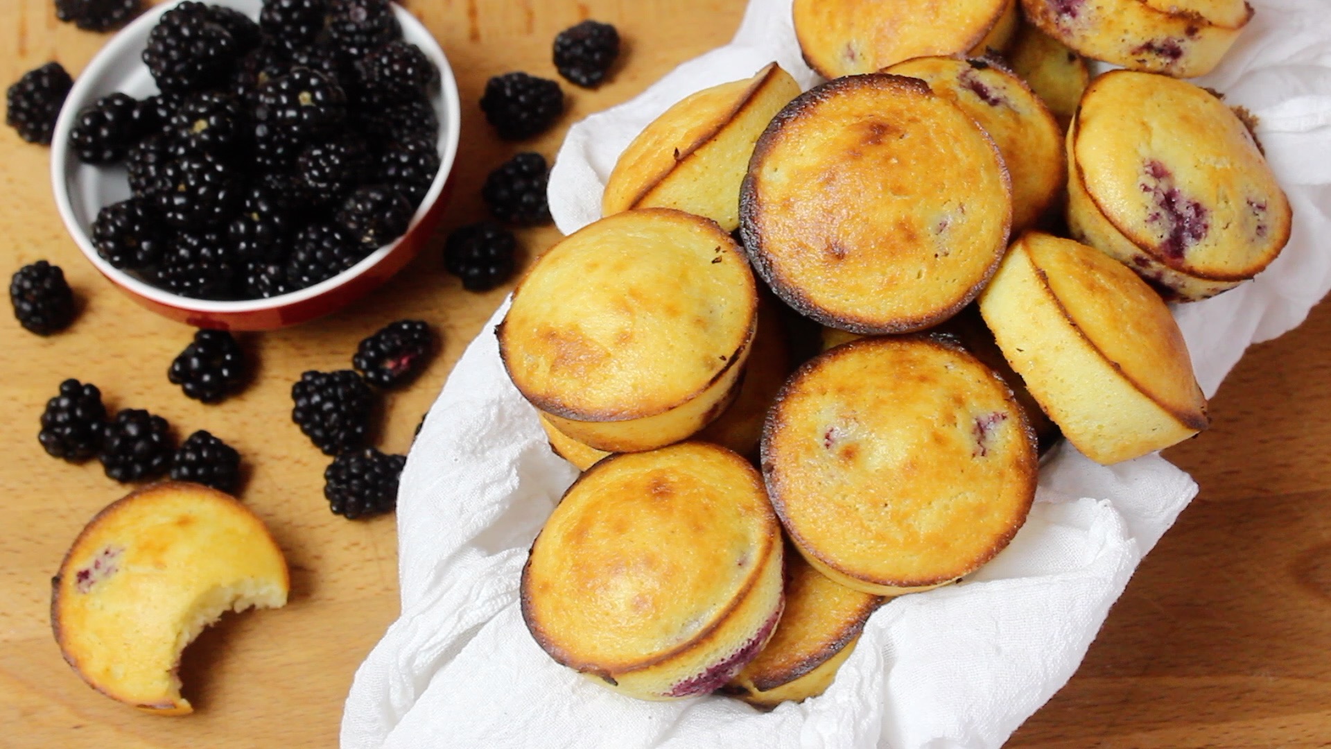 blackberry cornbread muffins12.jpg