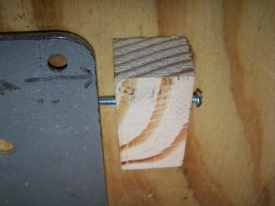 block screw against baseplate.jpg