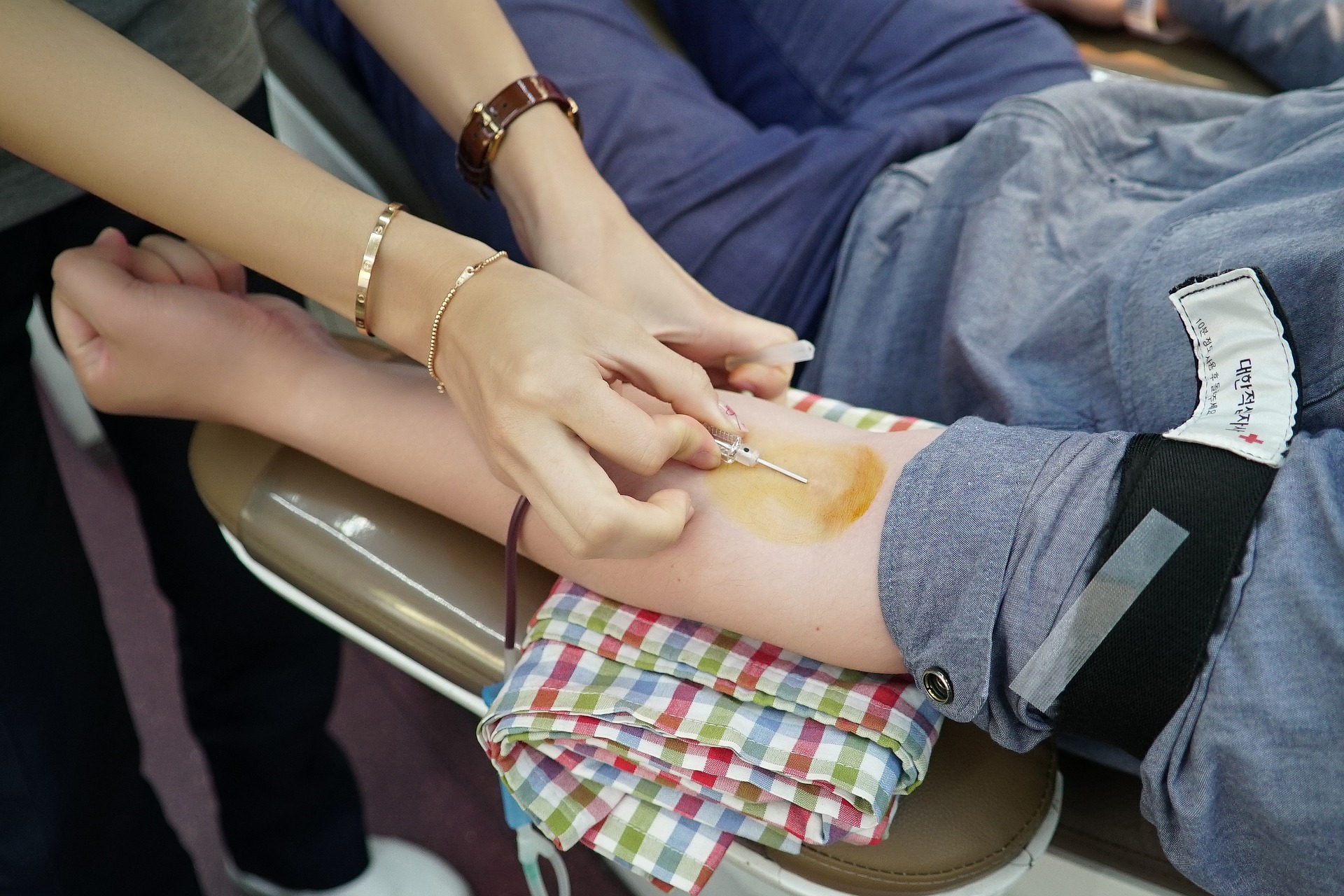 blood-donation-2603649_1920.jpg