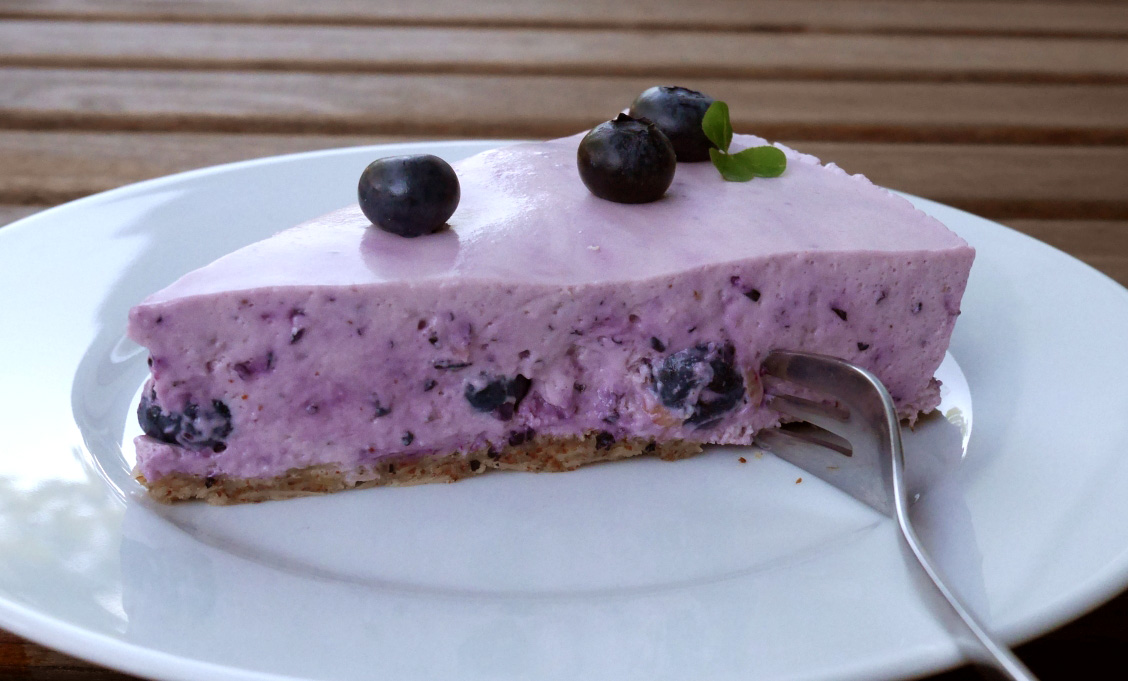 blueberry cake - final 7.jpg