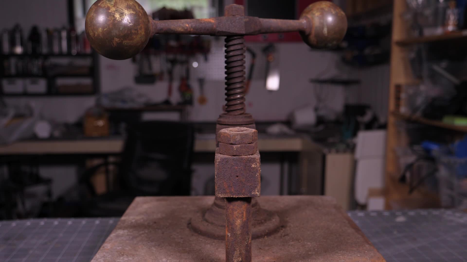 book_press_bookpress_restoration_diy_restore_tool_metal_electrolysis_00005.jpg