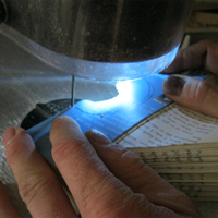 booklamp-cutting.jpg