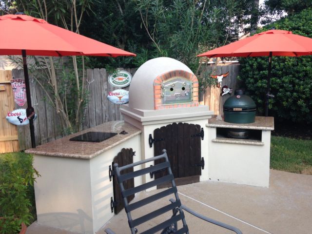 brick outdoor pizza oven.JPG