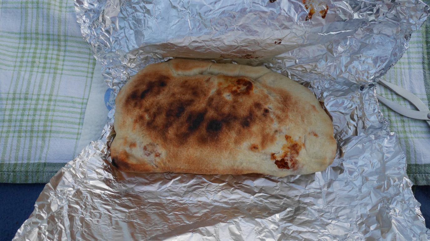 calzone bbq sun final0.jpg