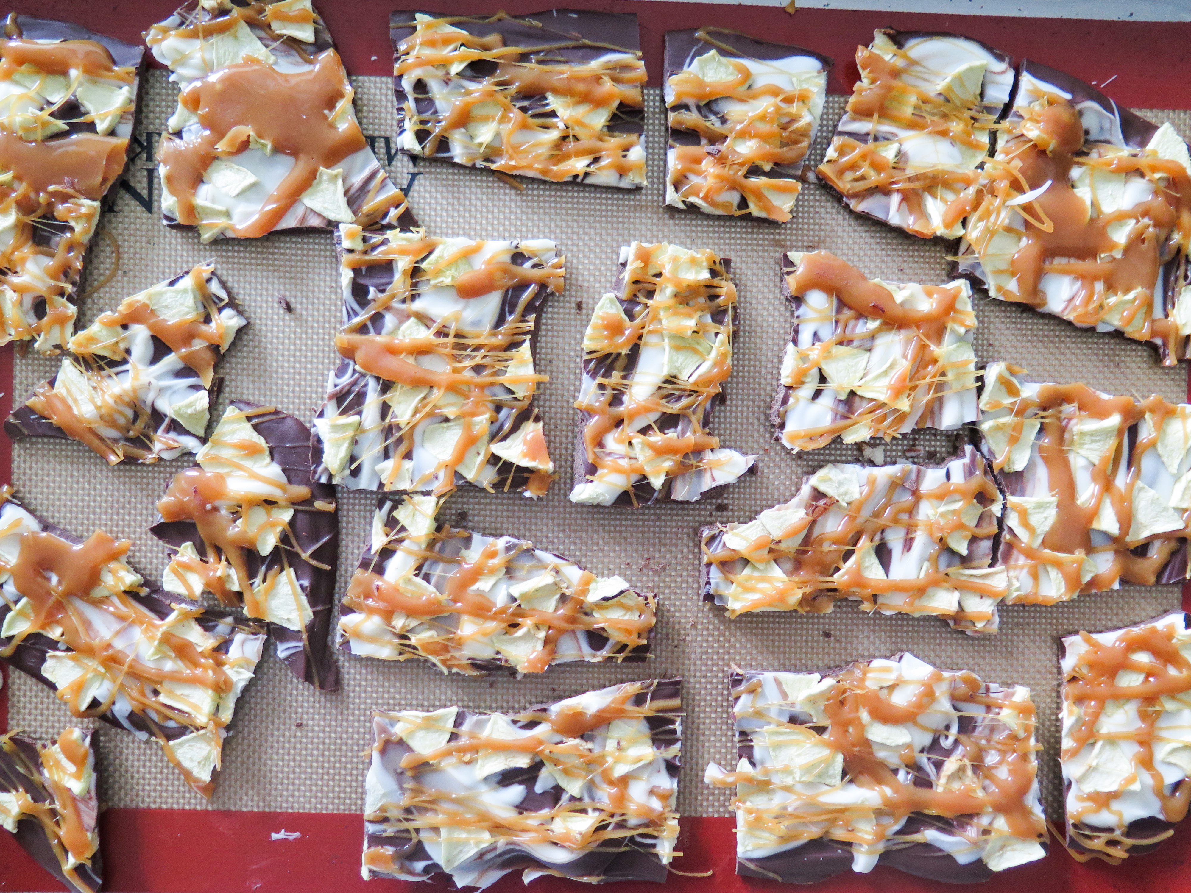 caramel apple bark-10.jpg