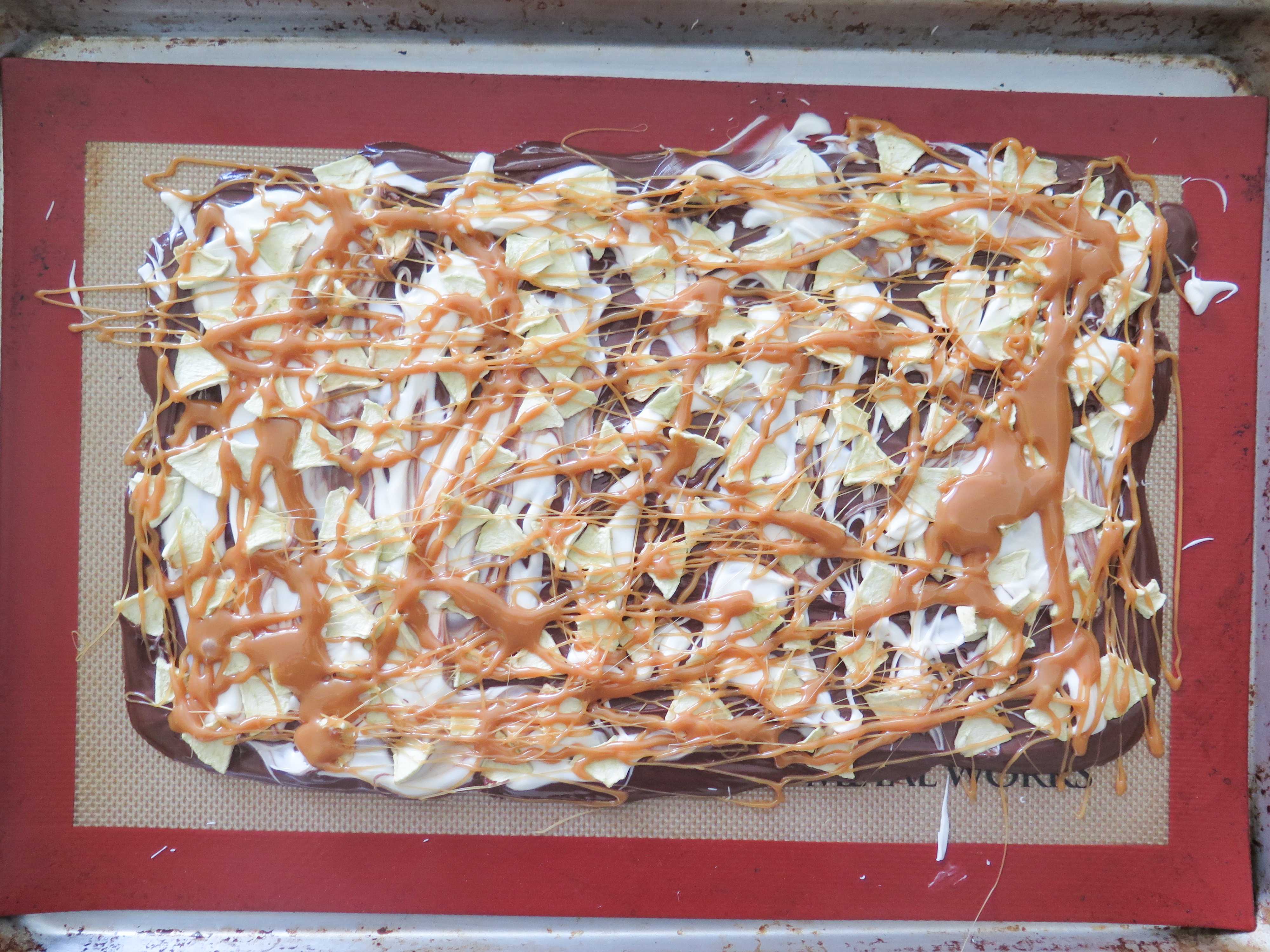 caramel apple bark-7.jpg