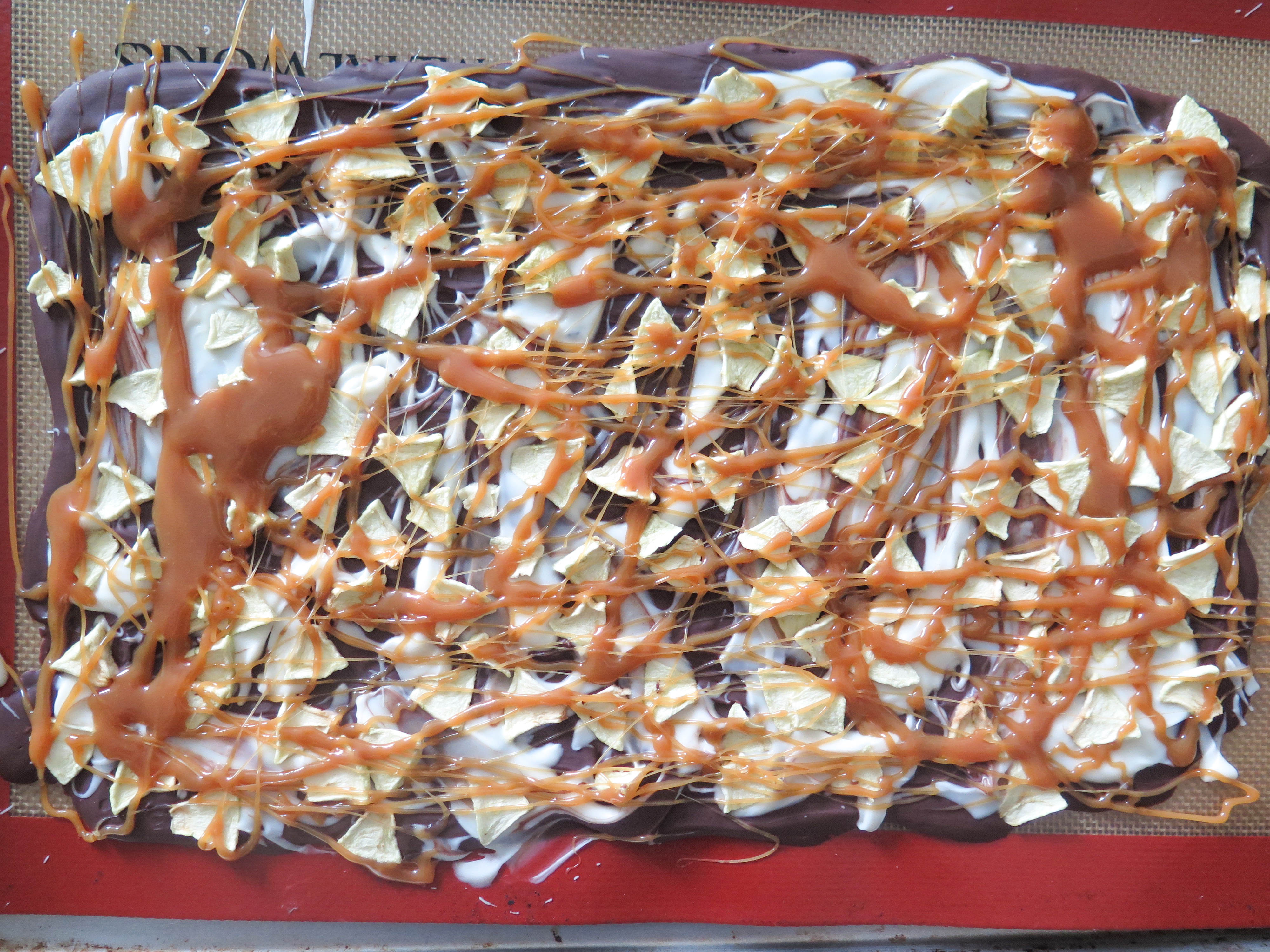 caramel apple bark-8.jpg