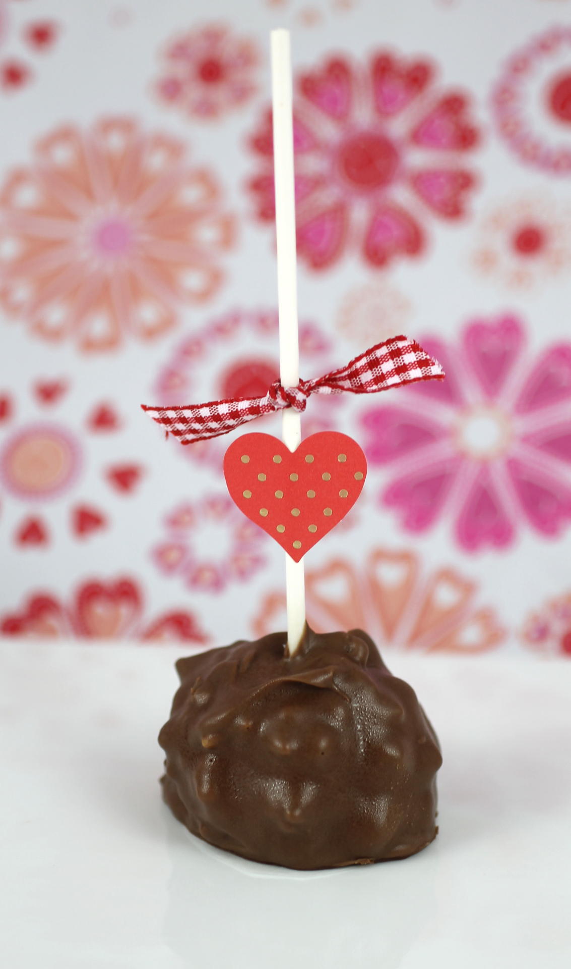 caramel candy oreo cake pops valentine bubble and sweet single heart.jpg