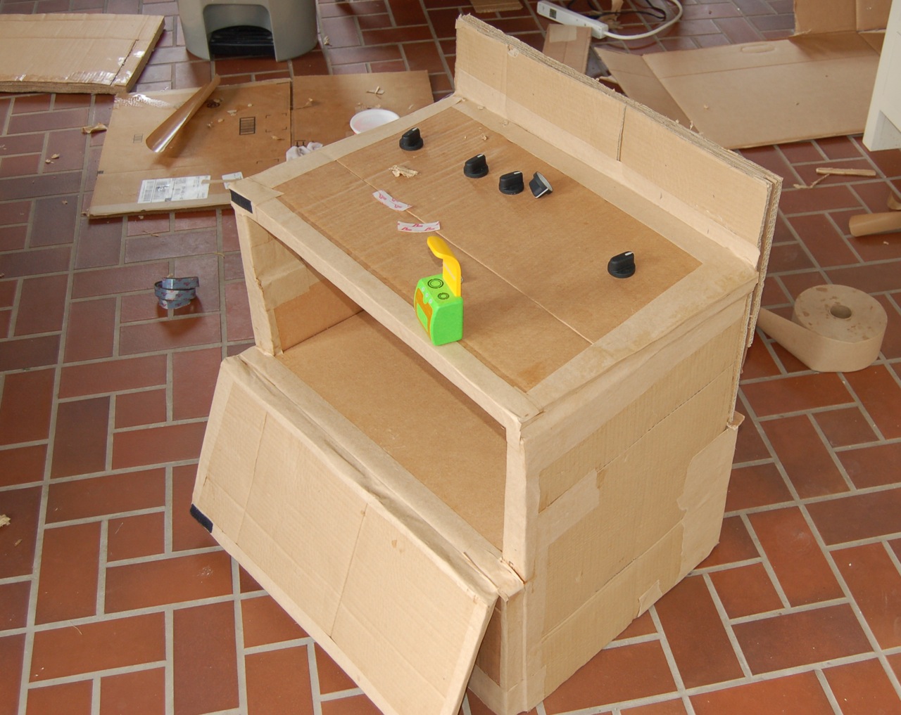 cardboard-stove23.jpg