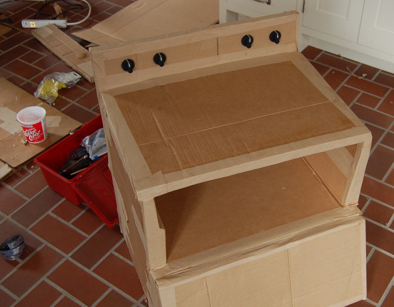 cardboard-stove26.jpg