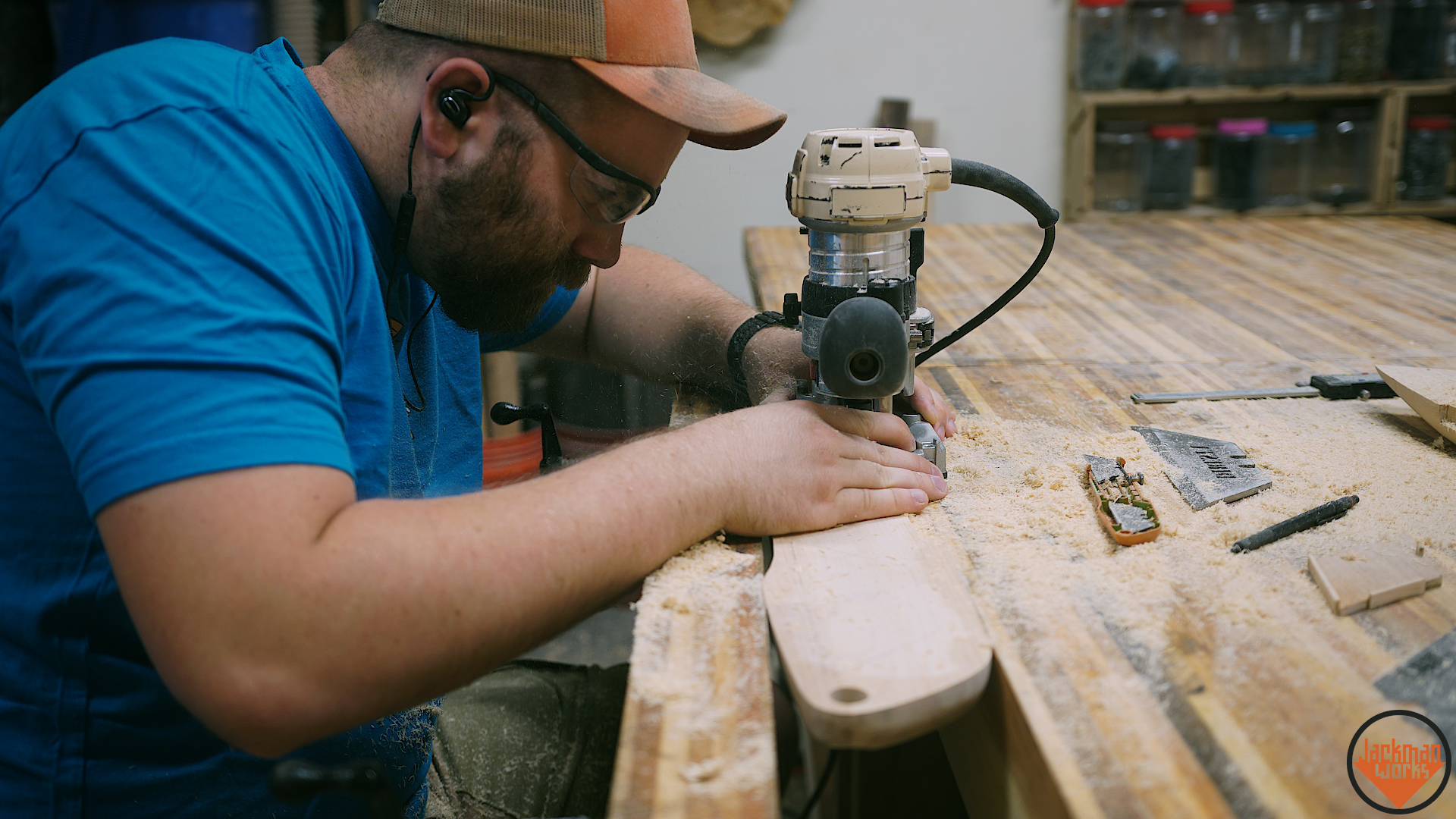 carving a giant diresta utility knife from wood 20.jpg