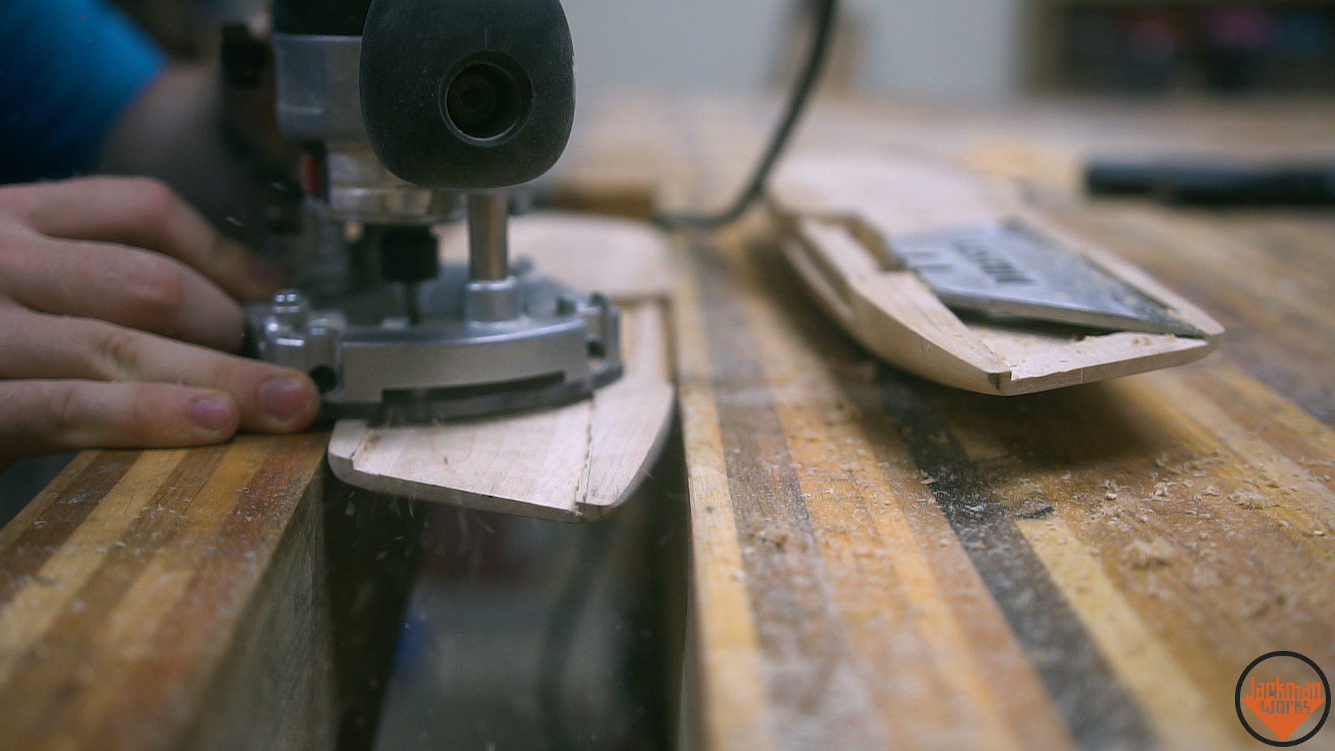 carving a giant diresta utility knife from wood 21.jpg