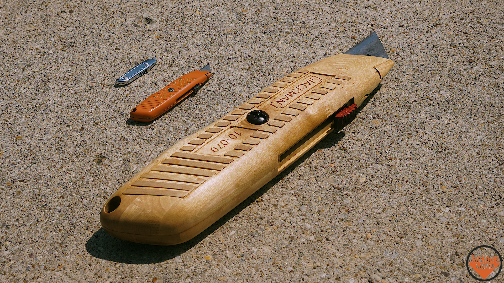 carving a giant diresta utility knife from wood 46.jpg