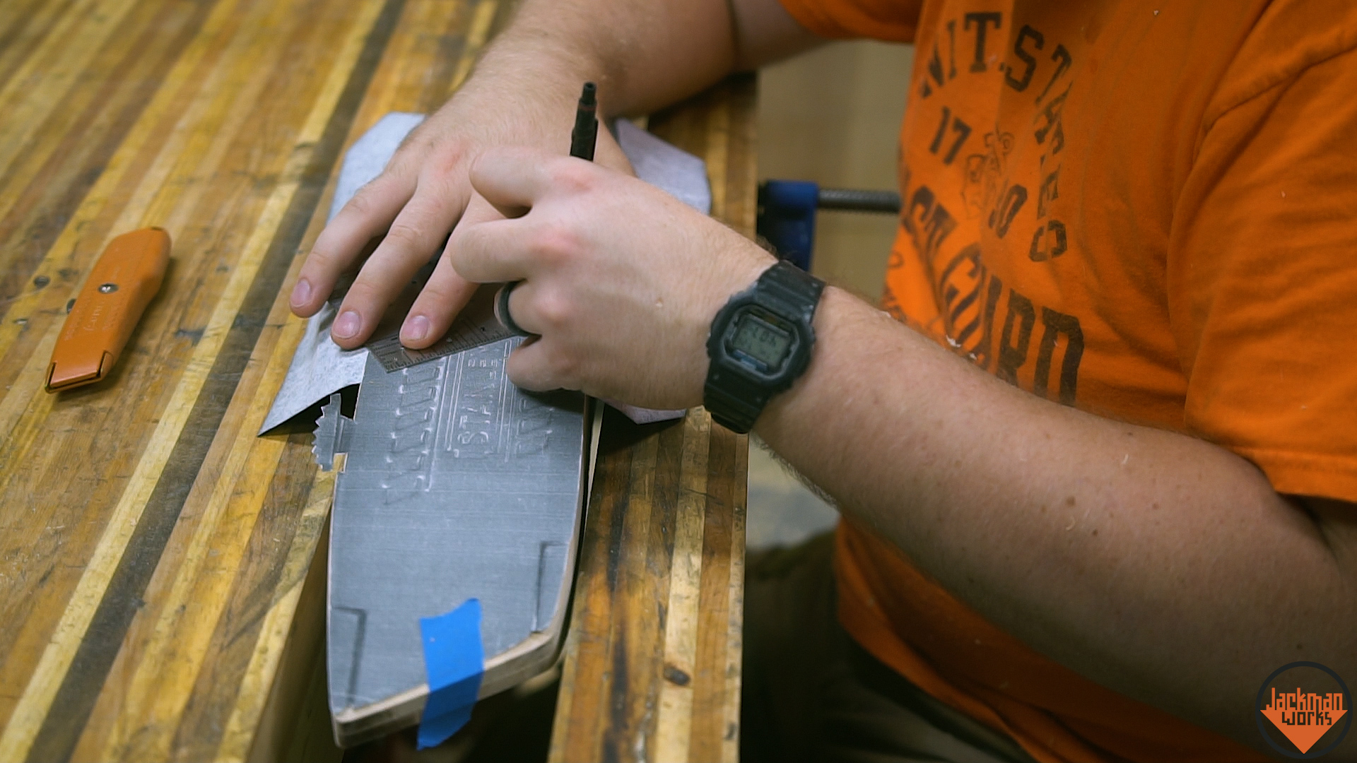 carving a giant diresta utility knife from wood 8.jpg