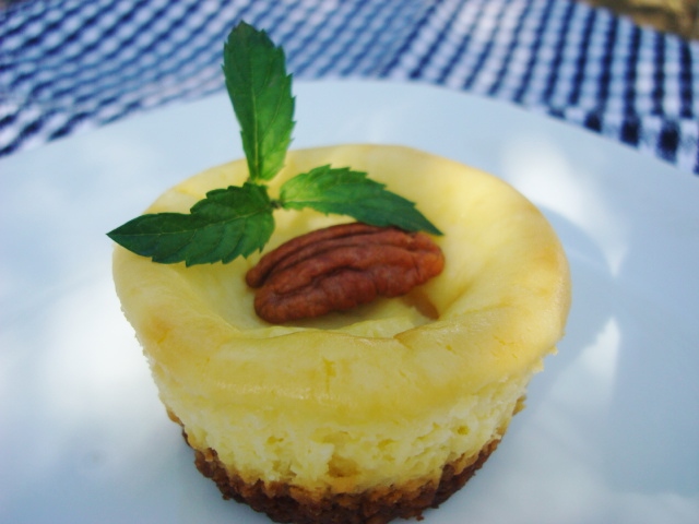 cheesecake cupcakes 024.JPG