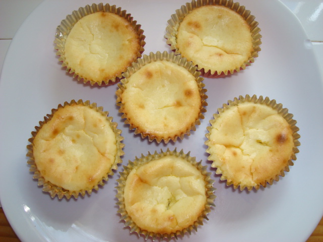 cheesecake cupcakes 041.JPG