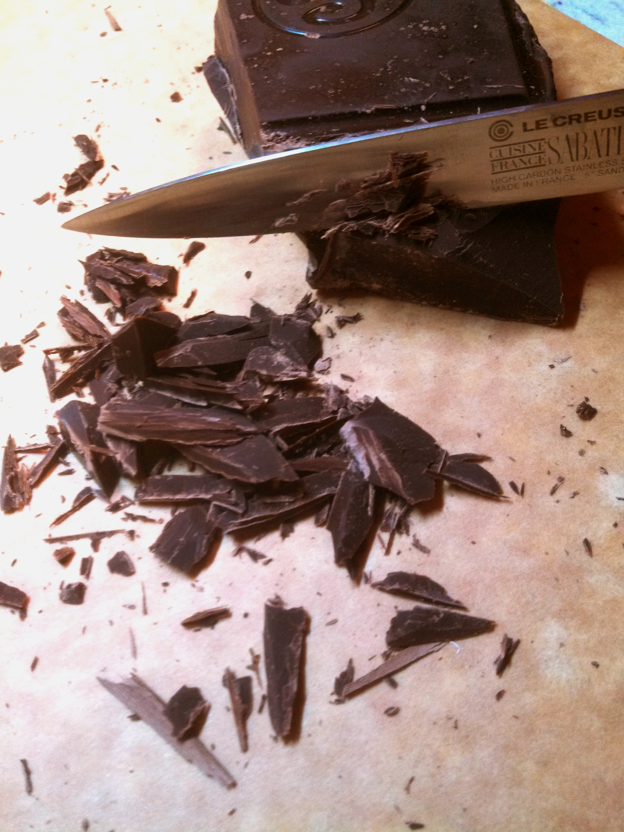 choppedchocowithknife.jpg