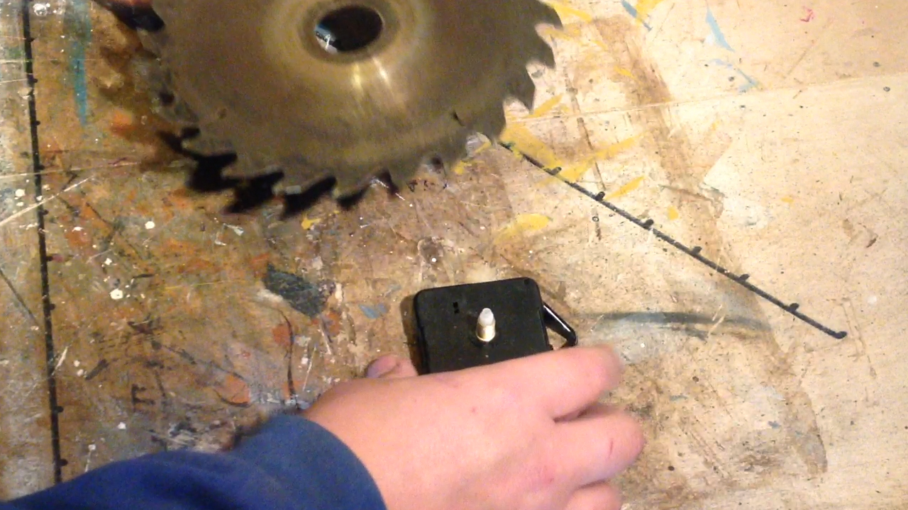 circular-saw-blade-clock-build.jpg