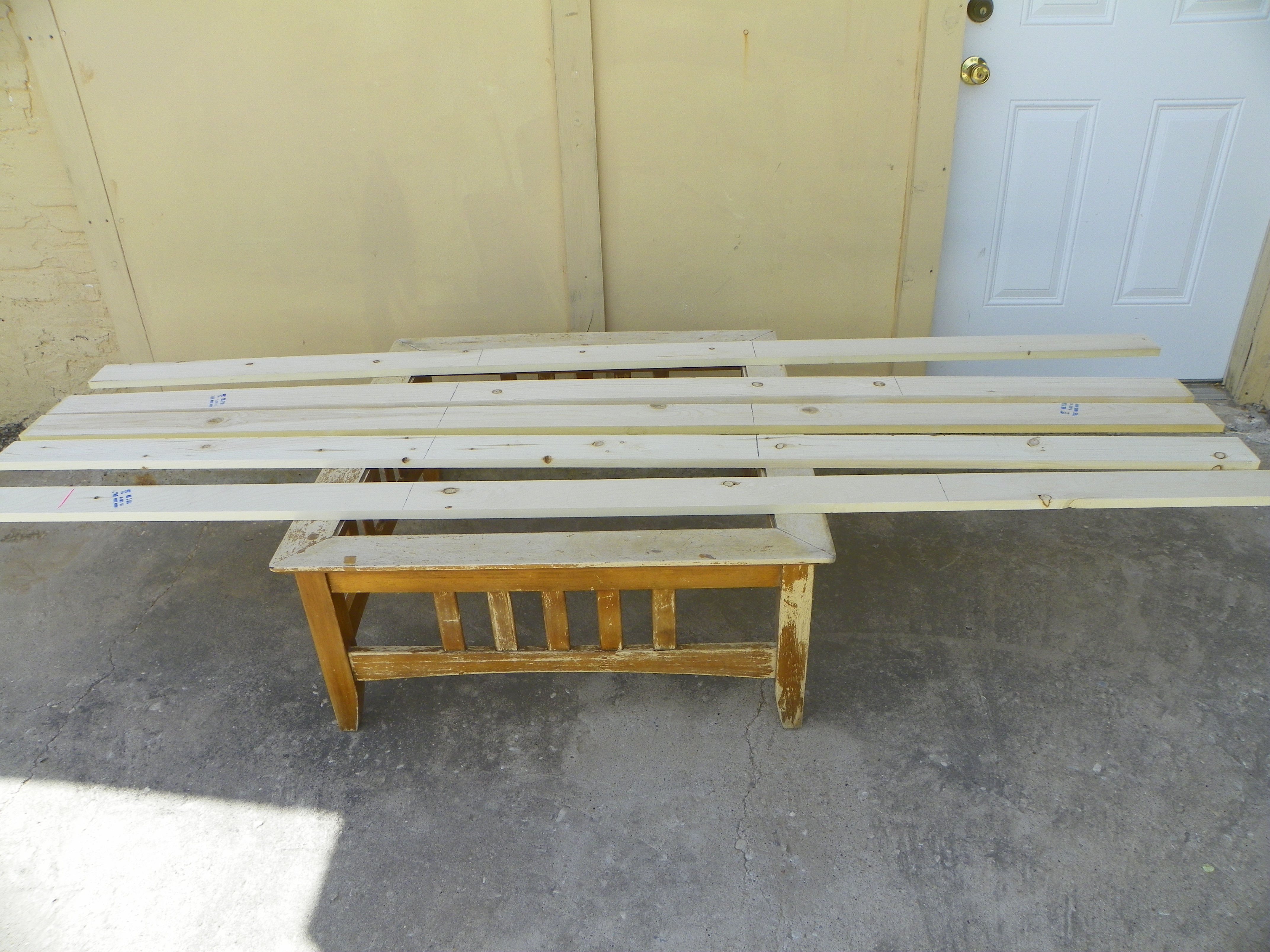 coffee table white 003.jpg