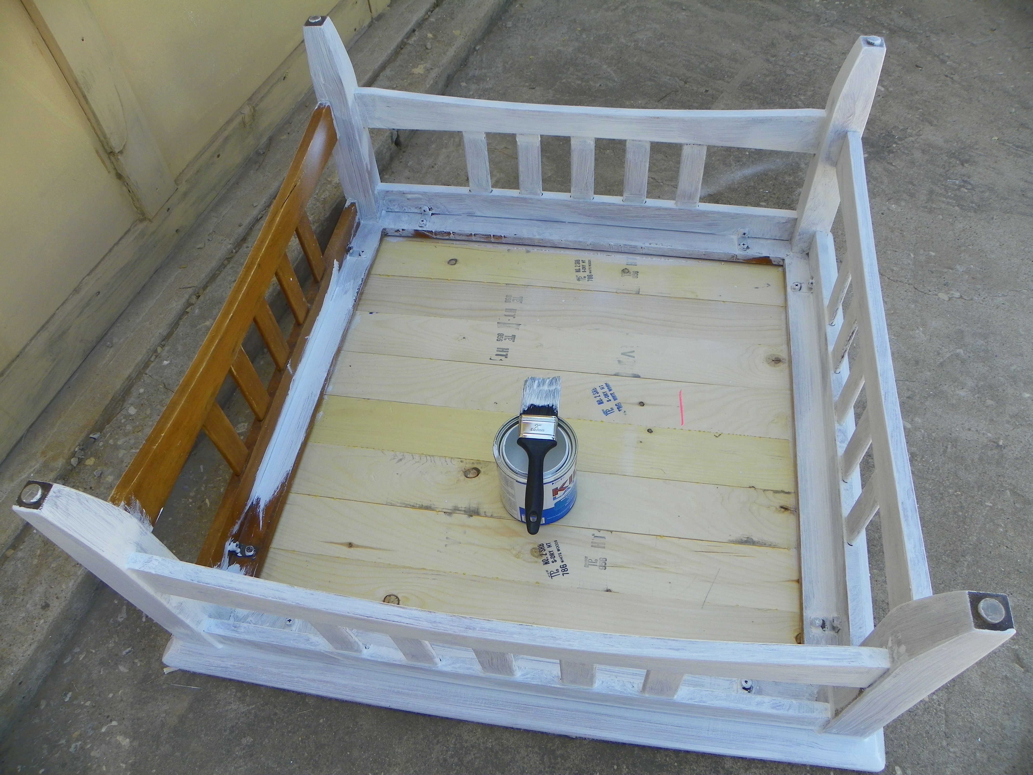 coffee table white 016.jpg
