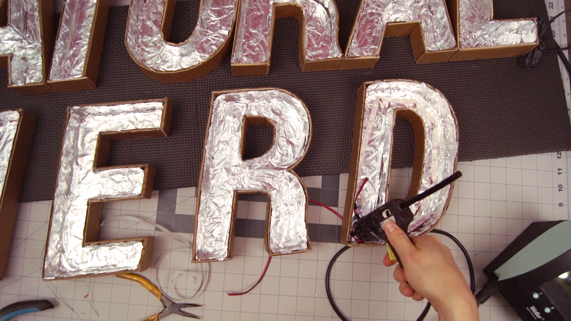 comic-book-superhero-wall-sign-led-light-decoration-nerdy-2017-06-21-13h47m38s89.png