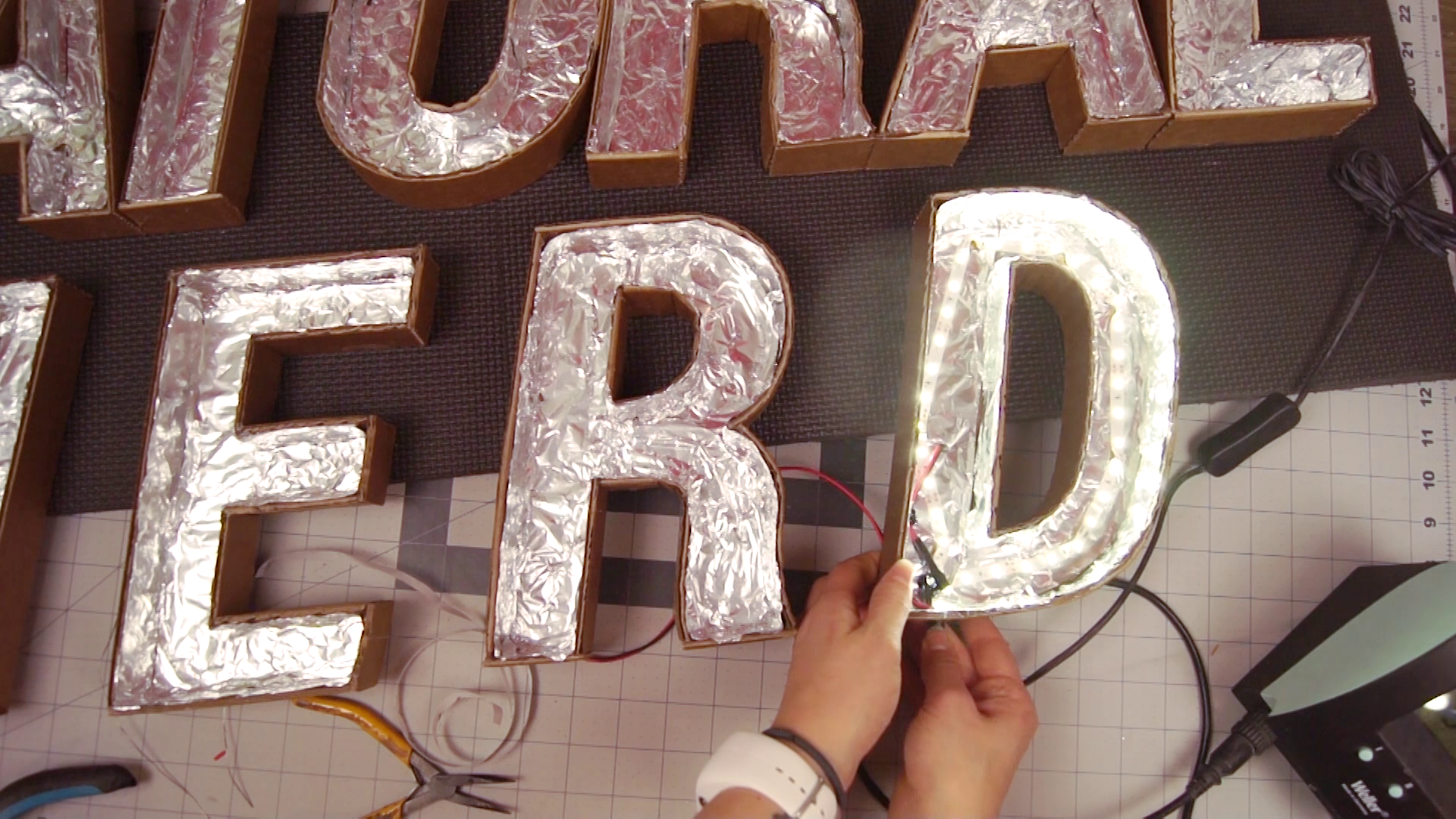 comic-book-superhero-wall-sign-led-light-decoration-nerdy-2017-06-21-13h47m43s138.png
