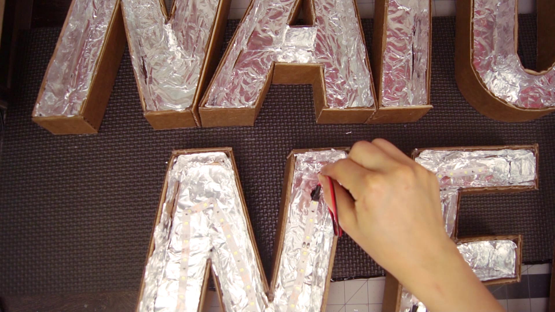comic-book-superhero-wall-sign-led-light-decoration-nerdy-2017-06-21-13h49m03s178.png