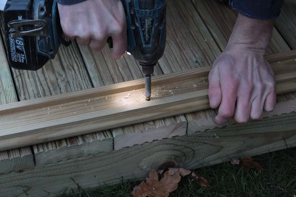 constructing_the_decking_step_5.jpg