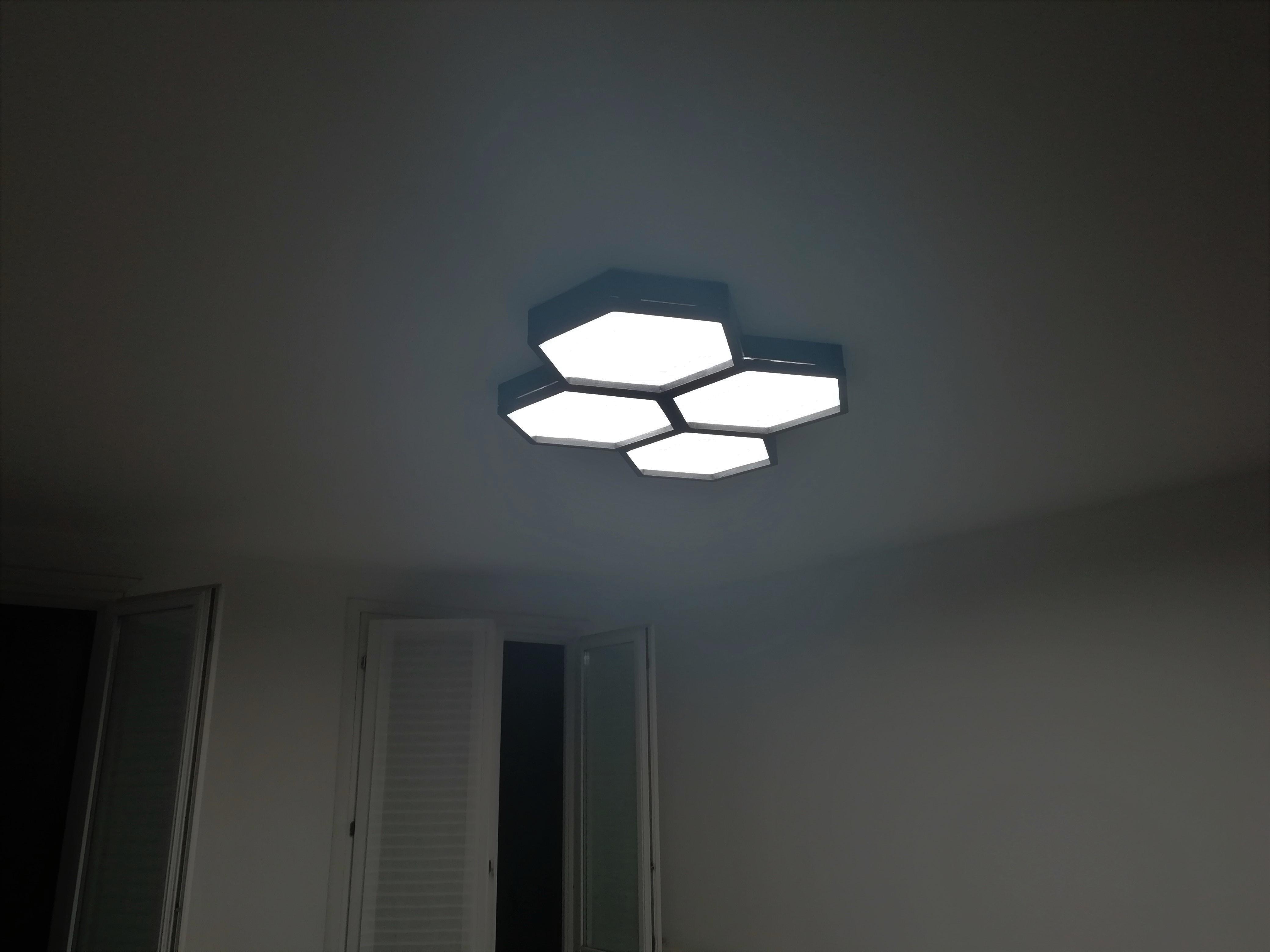 contemporary_lamp_ceiling_hexagons.jpg